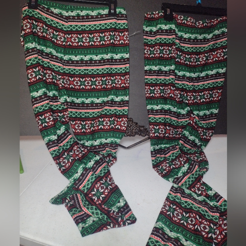 So I midrise Ladies Christmas leggings size LG